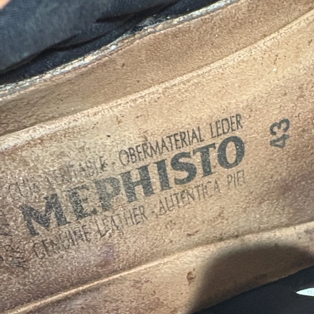Mephisto stylish shark